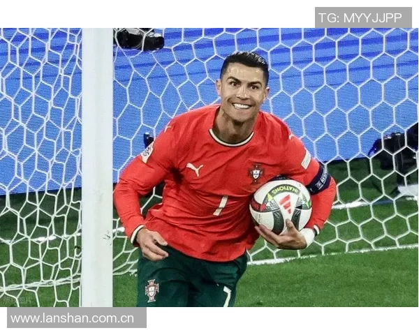 C罗从贫困少年到足球巨星的励志传奇与成长之路